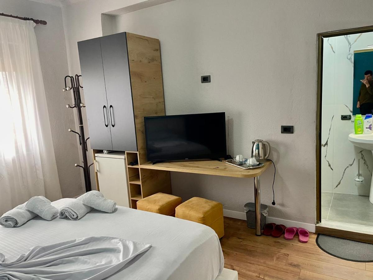 Central Room Private Entry And Bathroom Tirana Exterior photo